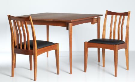Walkabout Dining Table in Sapele Wood with Chairs