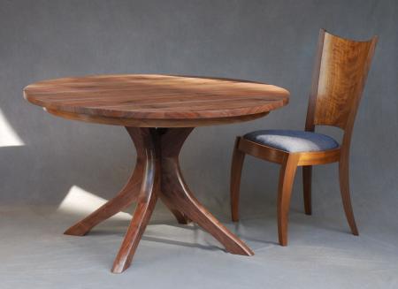 Angulos Dining Table