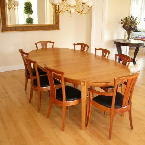 Grande Large Laurel Dining Set shown with Linnea chairs